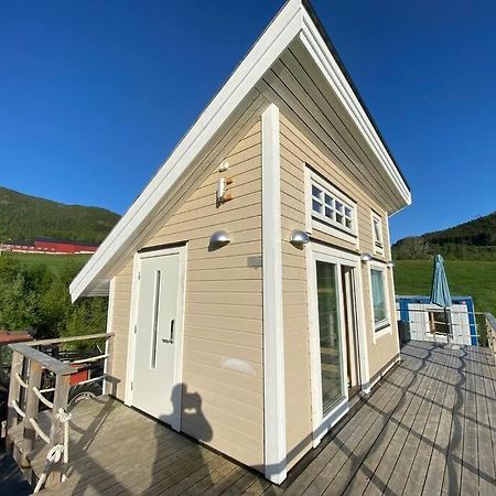 Апартаменты Minihus Med Drommeutsikt Til Sunnmorsalpene Aure  Экстерьер фото